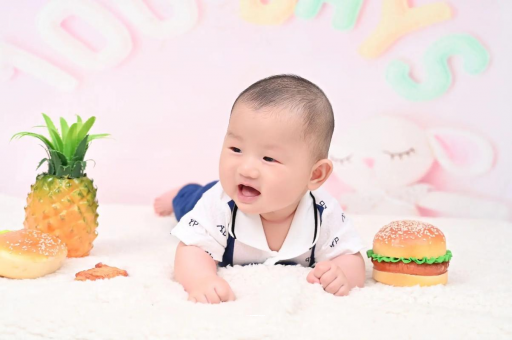 任丘宝宝在妈妈肚子里